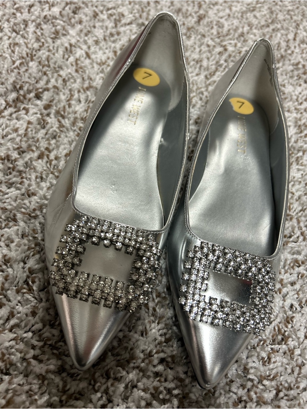 Nine West Women's Jesike Silver Pointy Toe Flats  Sz 8 Embellished Buckle Bling - Picture 3 of 7